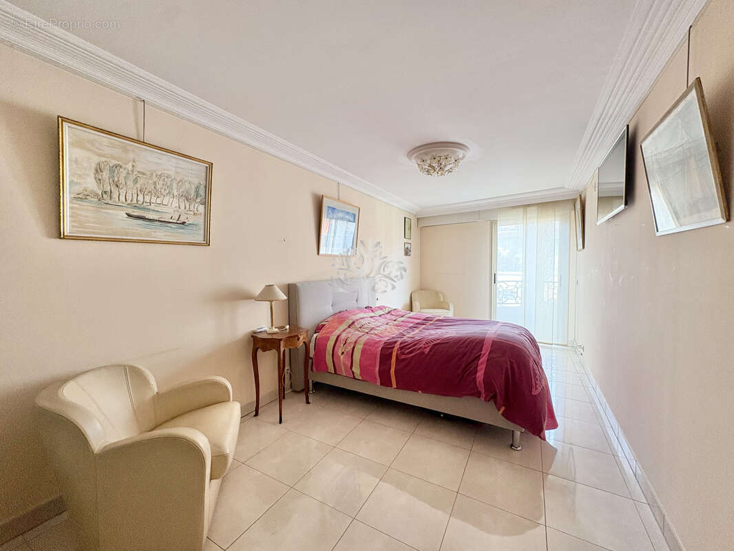 Appartement T4 à deux pas du centre-ville de Sanary avec ascenseur - photo 6
