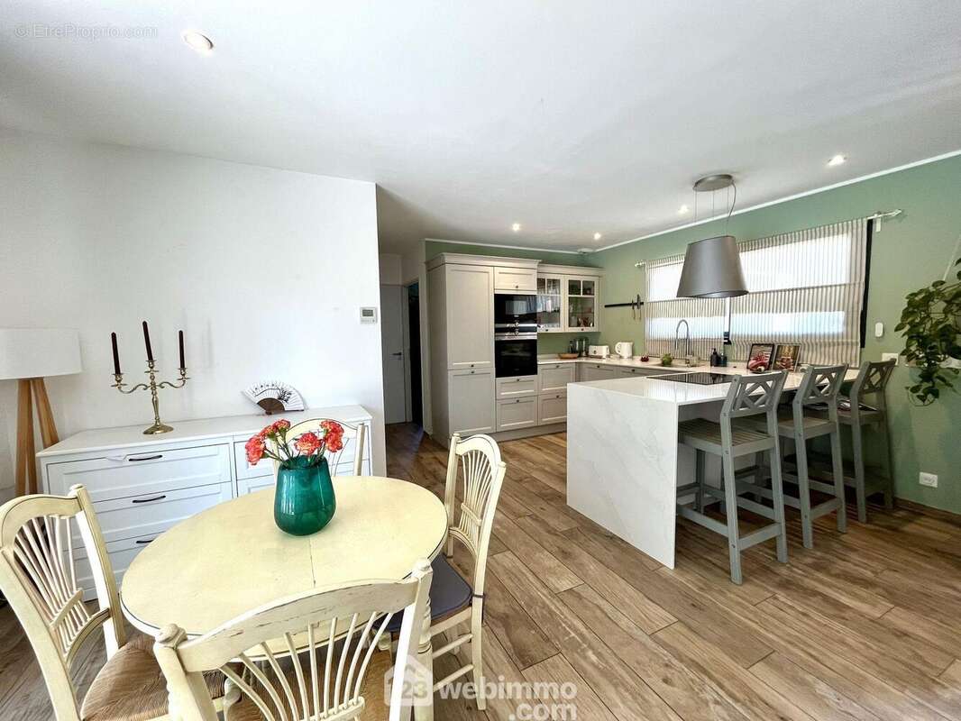 Maison 124 m² à Sainte-Helene  - photo 6