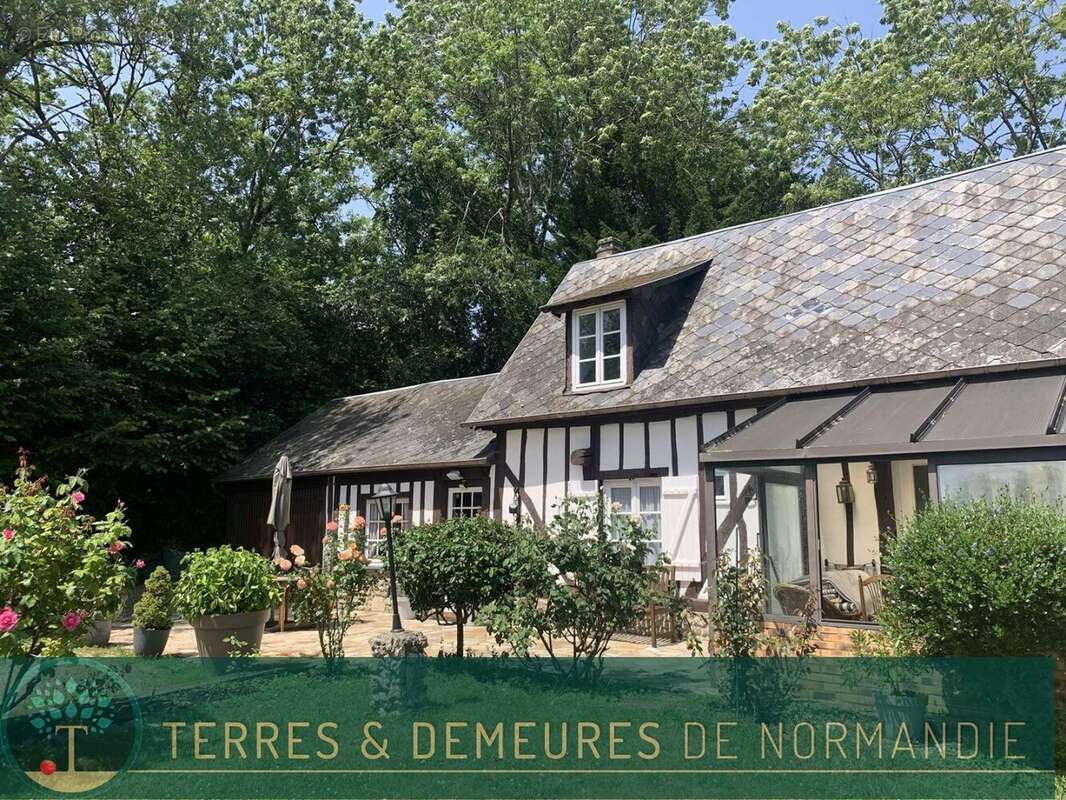 PAYS d'AUGE du CALVADOS, région CAMBREMER (14340) petite maison en clombages et 730 m2 de terrain - photo 3