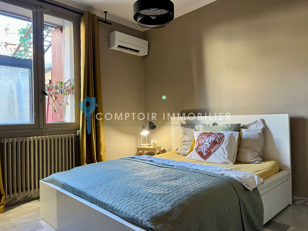 Grand T3 103m2, coeur de ville de Sete balcons et vue port - photo 10