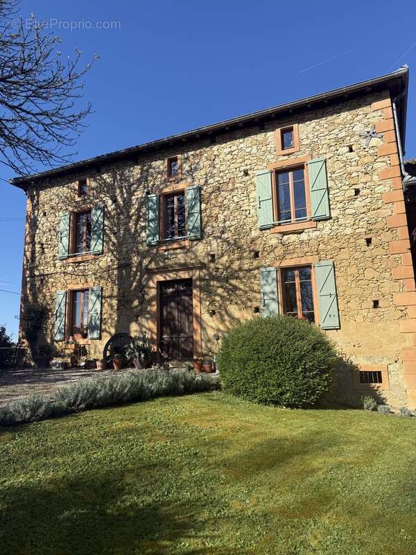 Maison à AURIGNAC