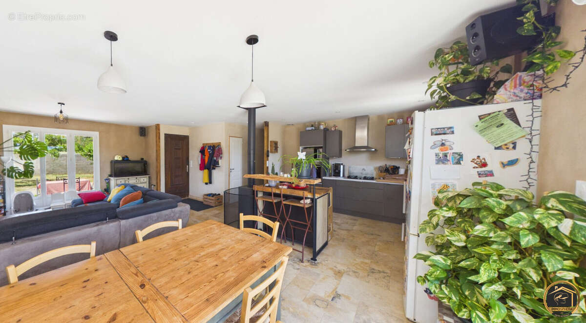 Maison à SAINTE-VALIERE