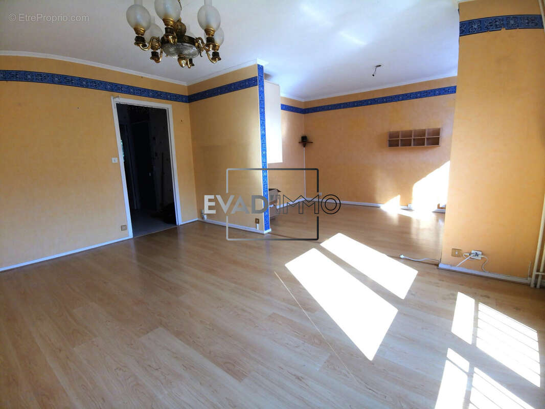 Appartement à SAINT-ETIENNE
