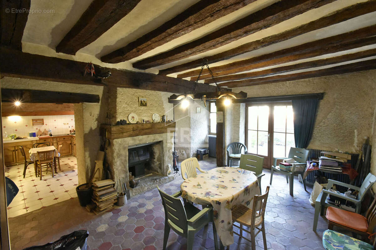 Maison à NEAUPHLE-LE-VIEUX