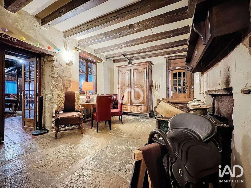 Photo 6 - Commerce à BEZE