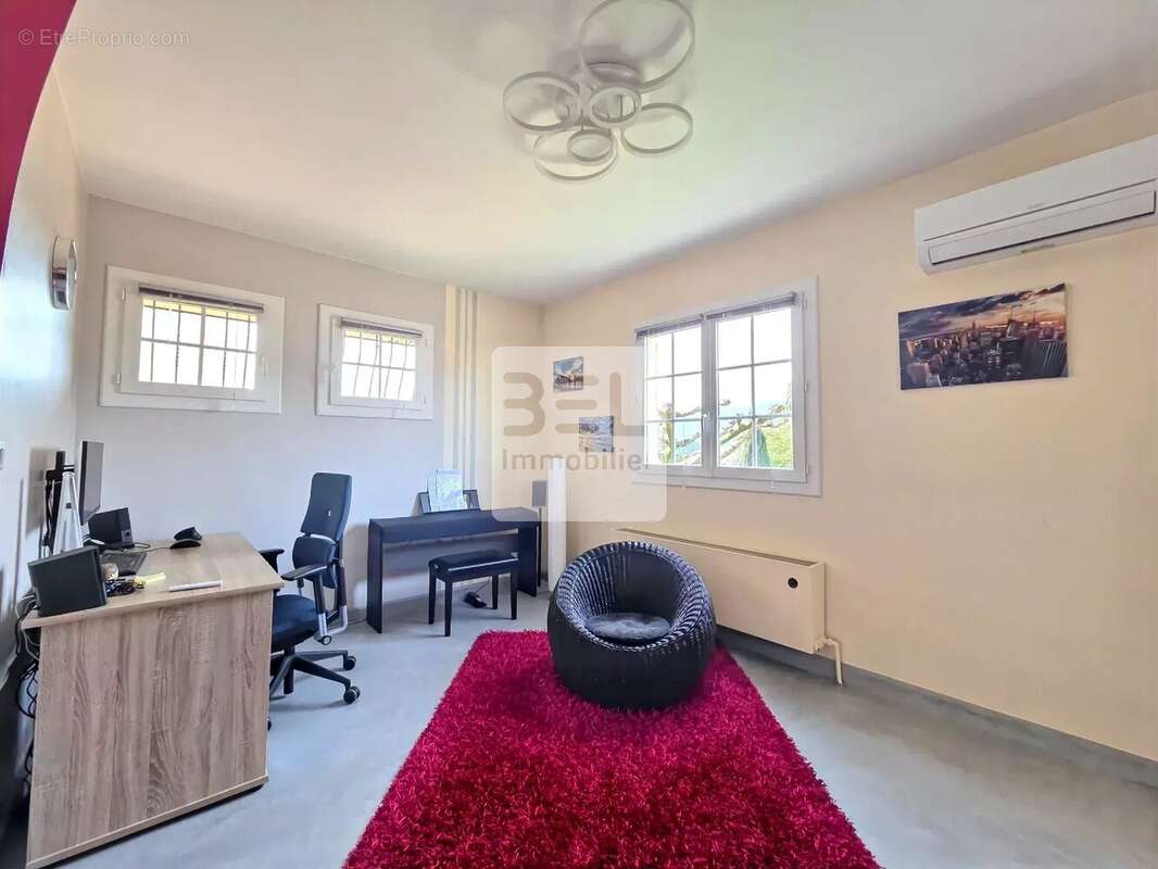 Maison à BAGNOLS-SUR-CEZE