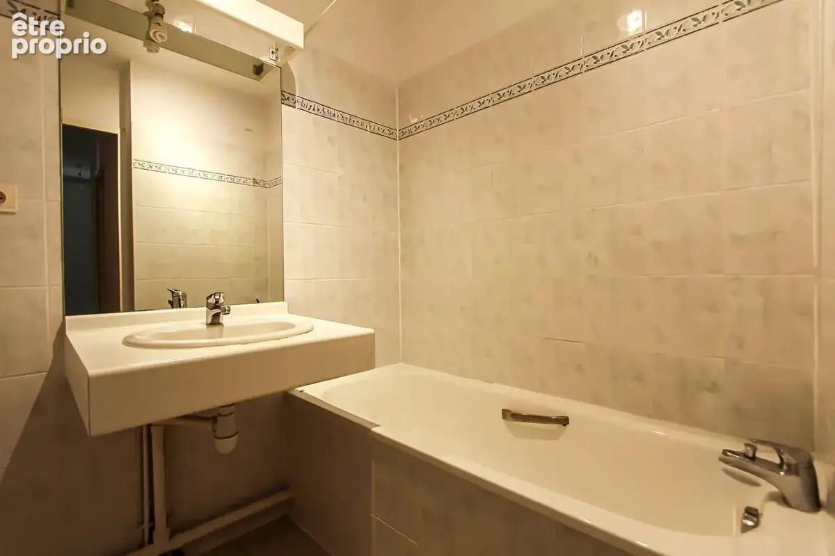 Exclusivite - bayonne  appartement t2 - centre balcon ? parking - cellier - photo 6