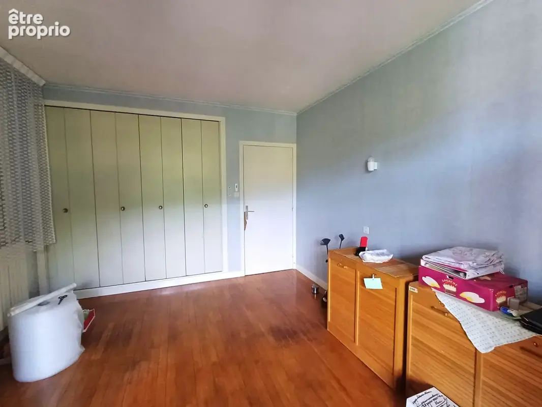 Propriété familiale à fort potentiel, 5 chambres et dépendances sur terrain arboré de 2313 m2 - photo 7