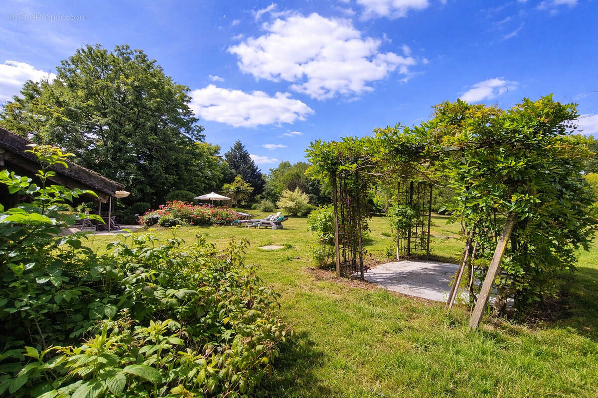 Maison à SAINT-JEANVRIN