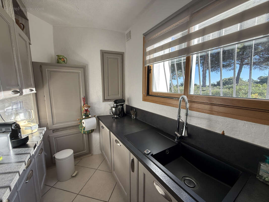 Appartement à ROQUEBRUNE-SUR-ARGENS