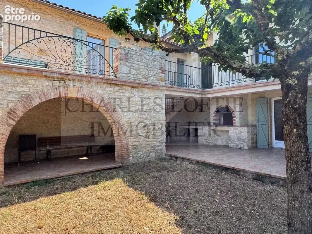 Authentique propriété en pierre avec piscine et dépendances sur 36 hectares, nichée sur les hauteurs de Cahors - photo 24