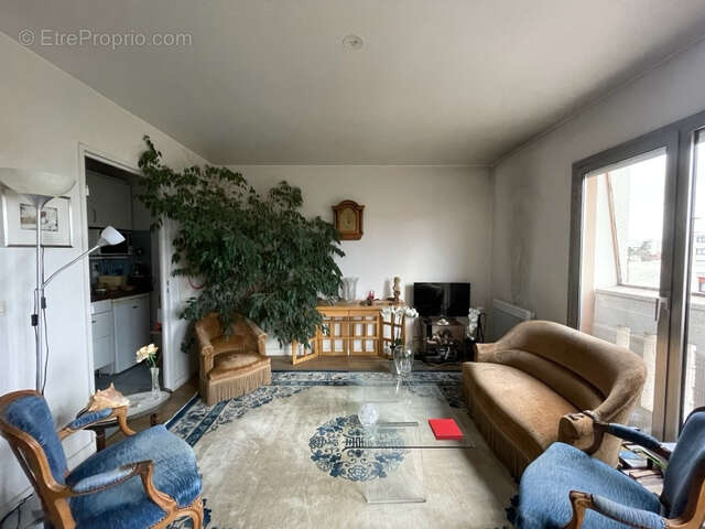  Residence services pour seniors - Rueil Malmaison - VENTE STUDIO LOUE - photo 2