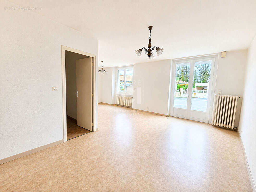 Maison Pont Saint Martin 4 pièce(s) 78 m2 - photo 2