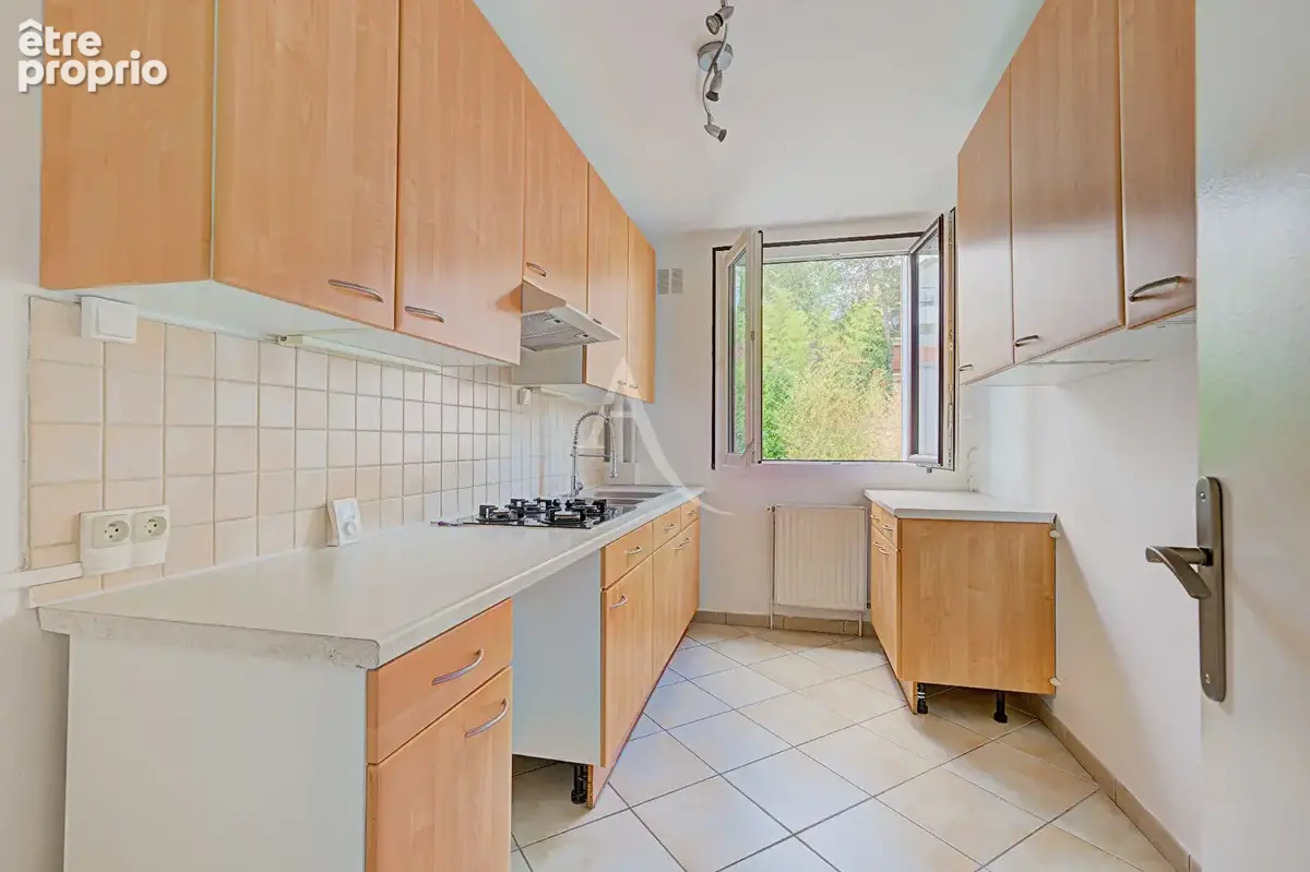 Appartement Le Perreux Sur Marne Deux pièces 43 m² avec box & cave - photo 2