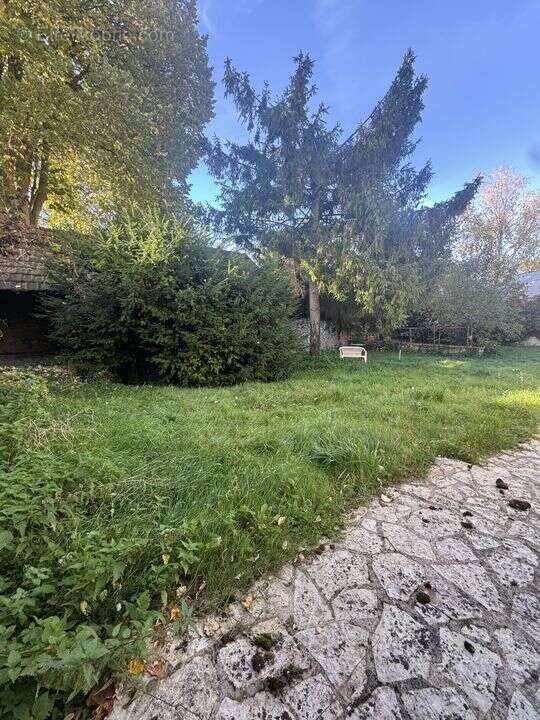 Maison à ORMOY-LA-RIVIERE