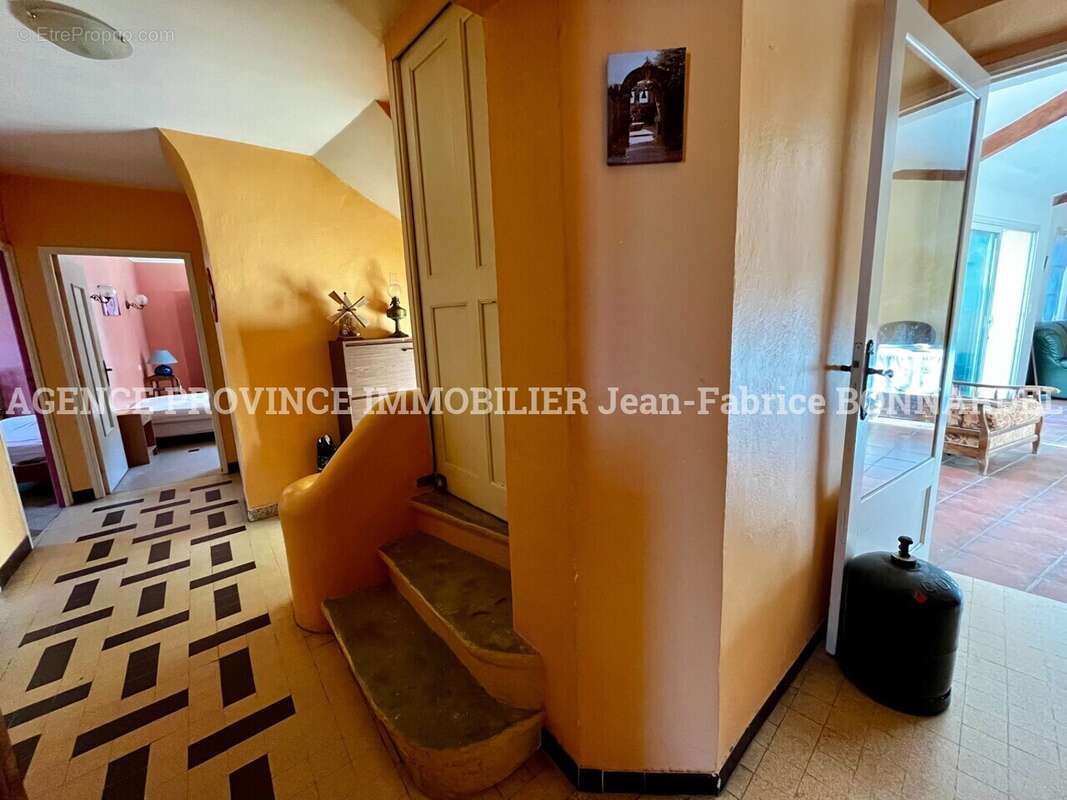 Maison 112 m² à Suze-La-Rousse  - photo 12