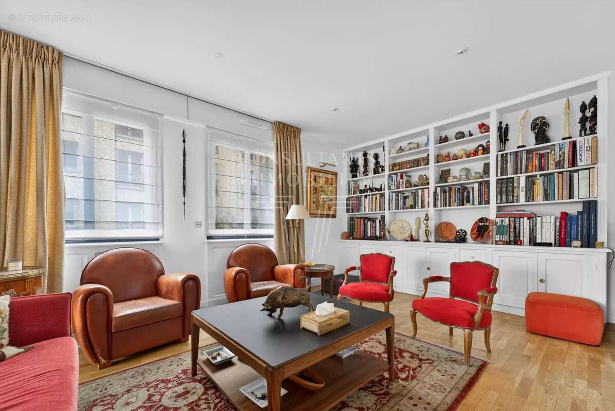 Appartement à NEUILLY-SUR-SEINE