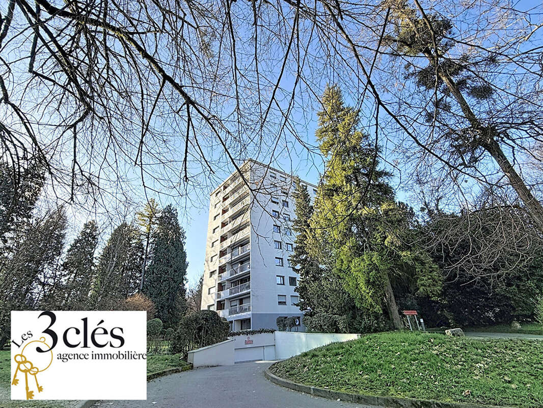 Appartement à JACOB-BELLECOMBETTE