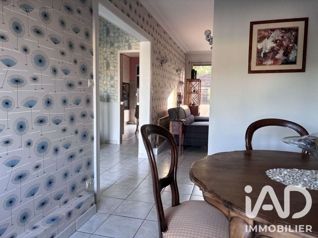 Maison 71 m² à Ernee  - photo 9
