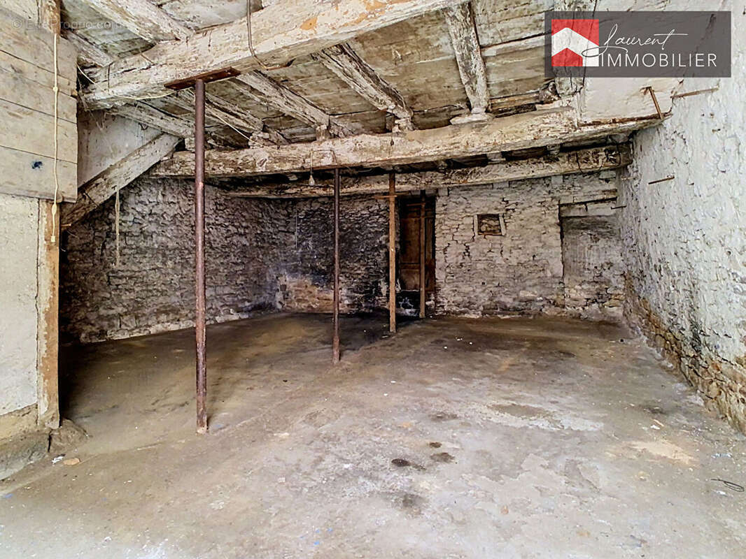 TOURNUS centre - A vendre Maison de ville avec fort potentiel - photo 8