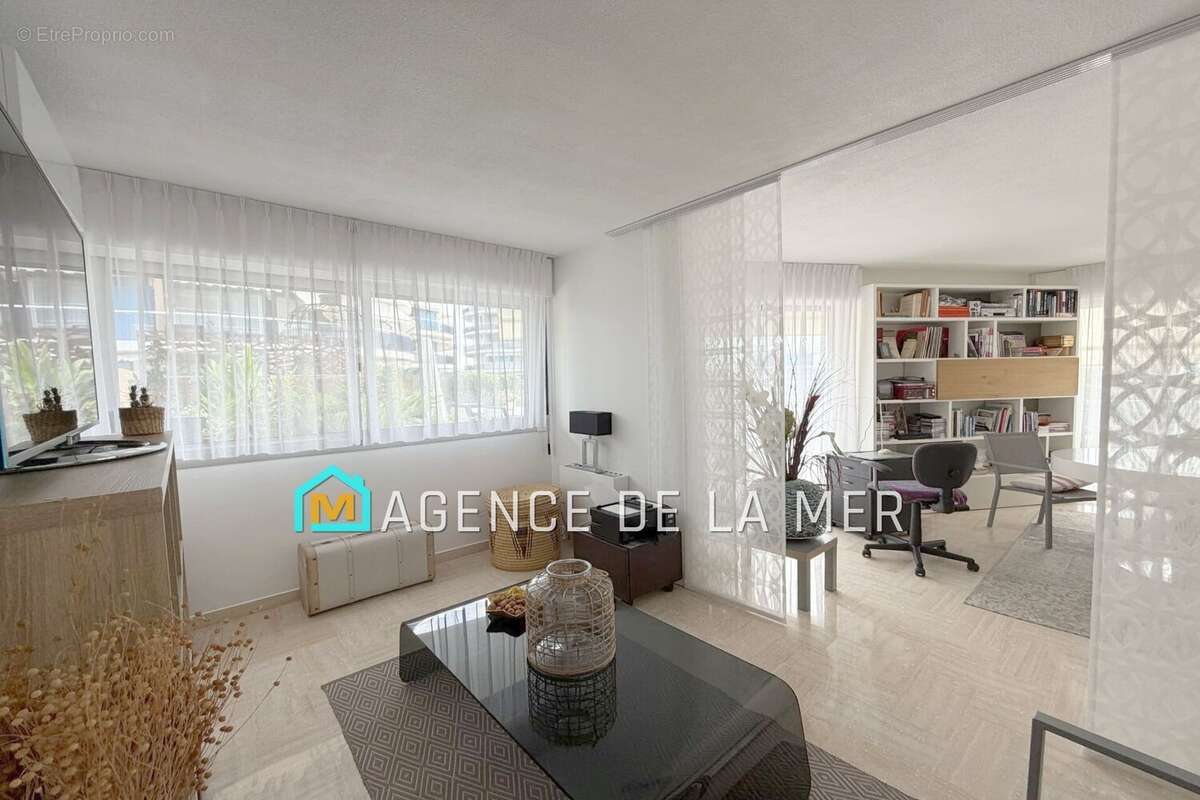 Appartement à MANDELIEU-LA-NAPOULE