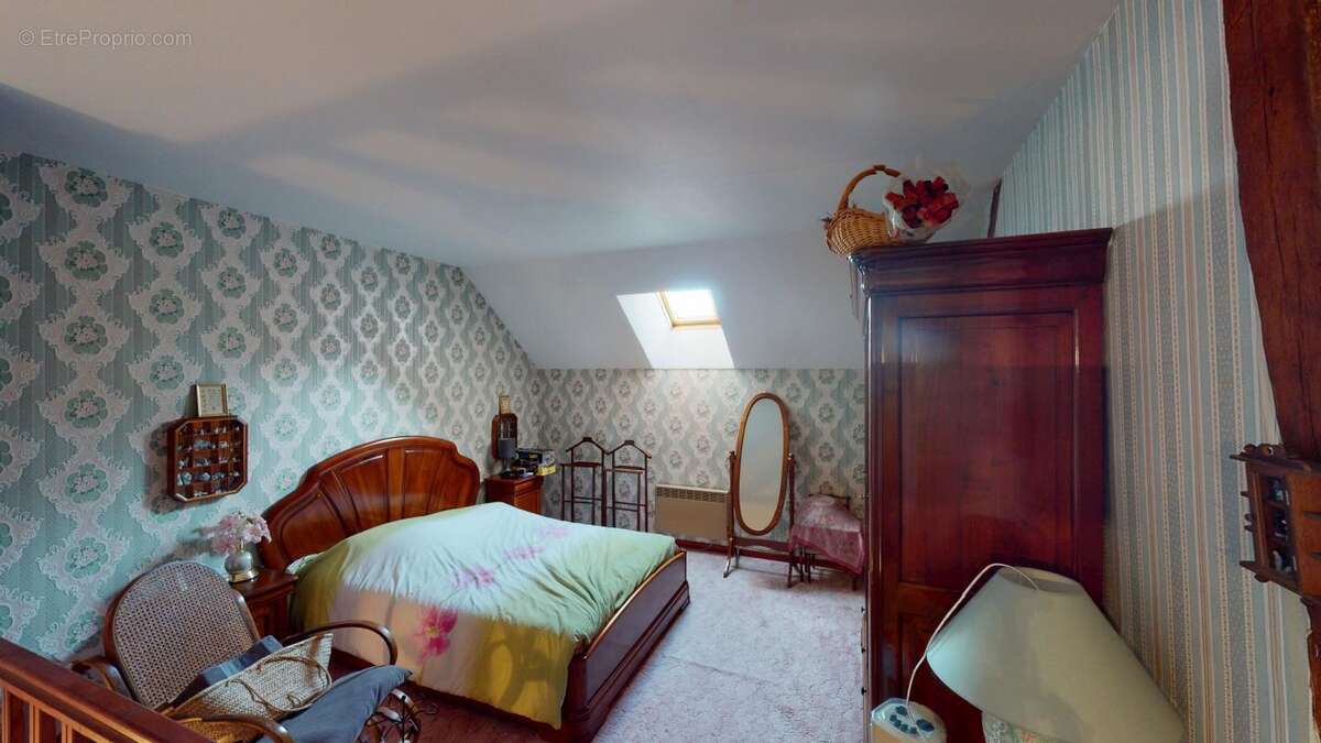 Maison à SENS-BEAUJEU