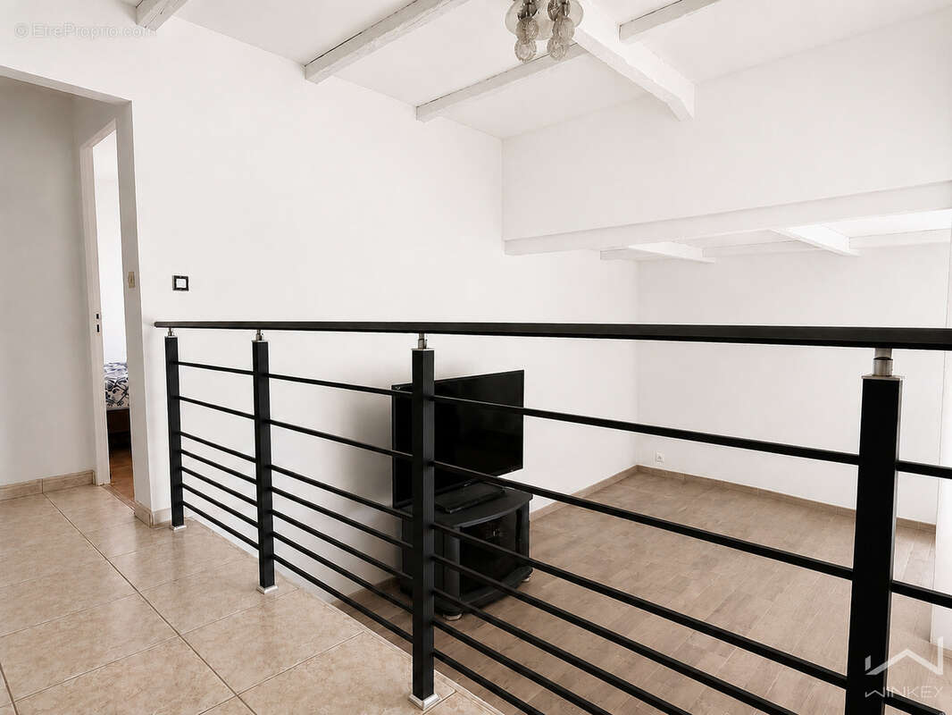 Maison à UCHAUX