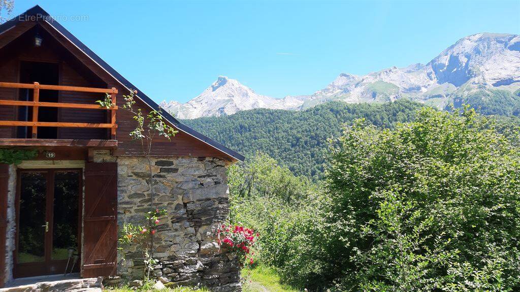 Maison à EAUX-BONNES
