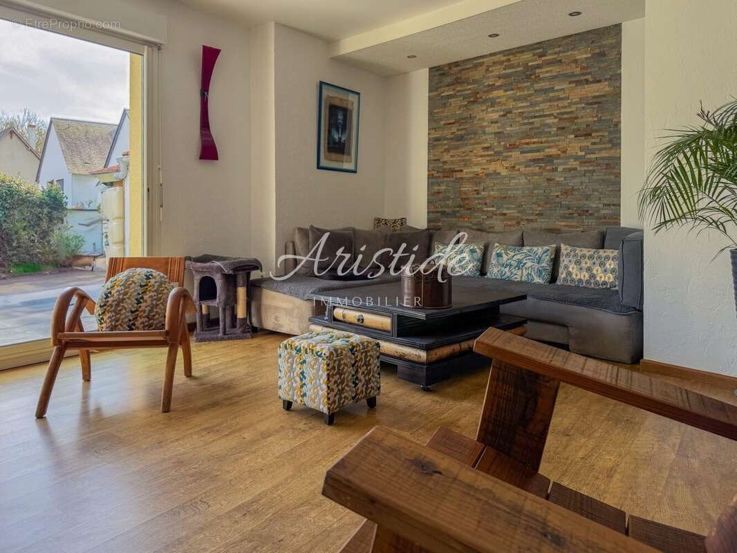 Maison à ARTANNES-SUR-INDRE