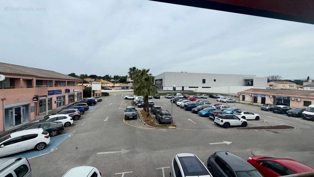 Commerce à LA CRAU