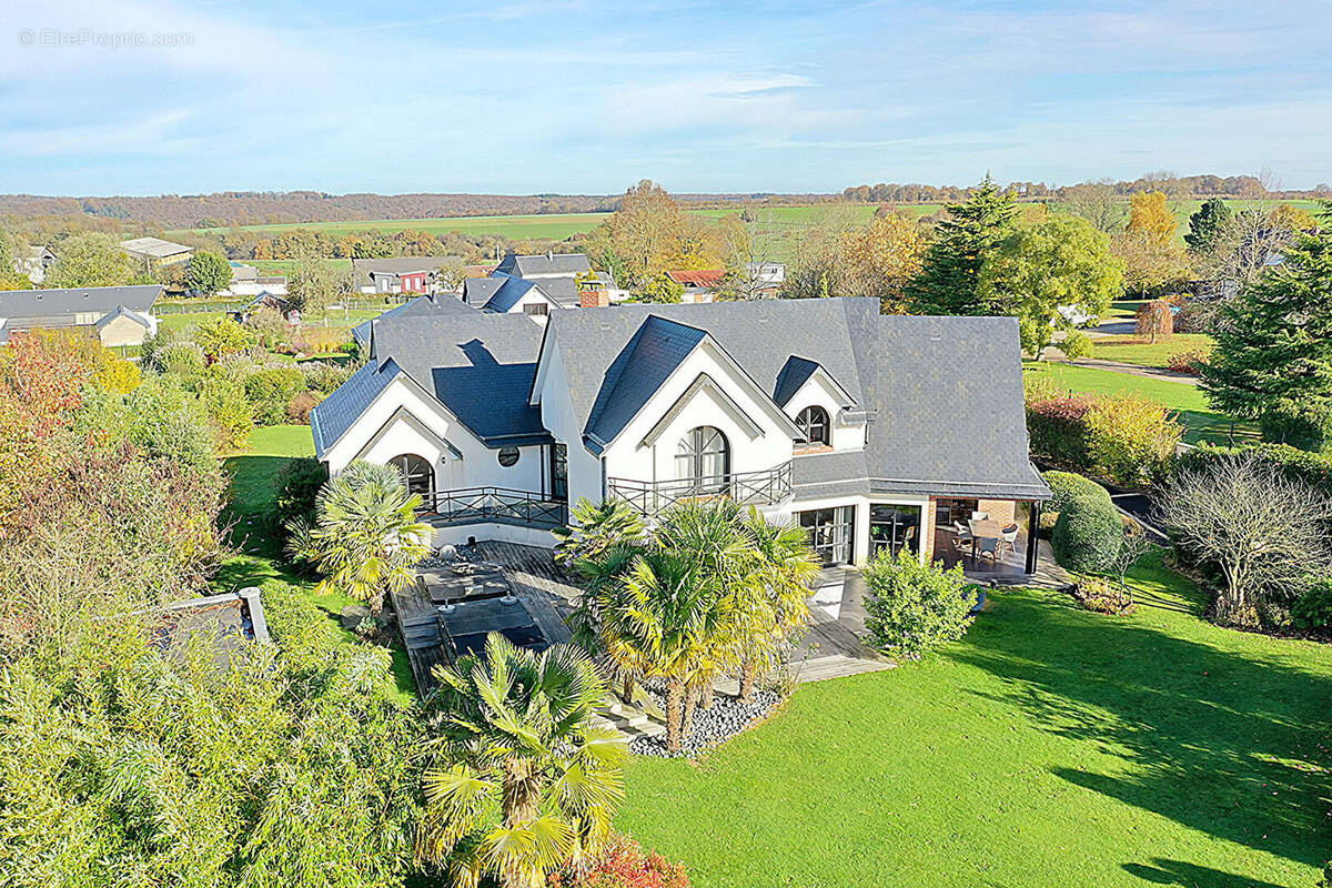 Maison à FRANQUEVILLE-SAINT-PIERRE