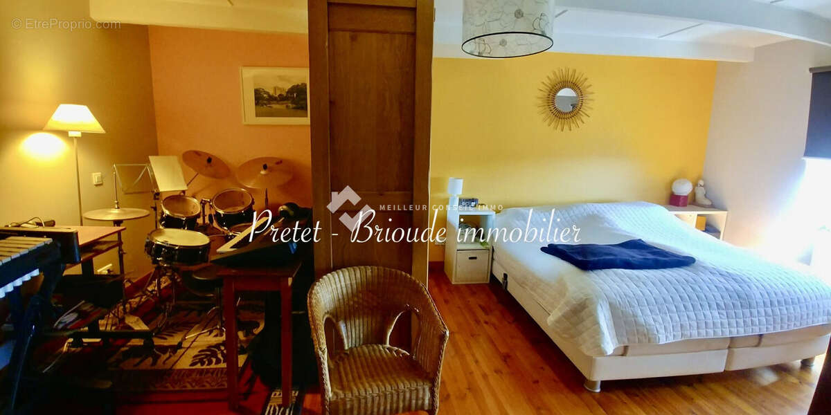 Maison 118 m² à Molompize  - photo 9
