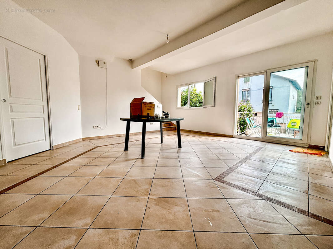 Maison à SARTROUVILLE