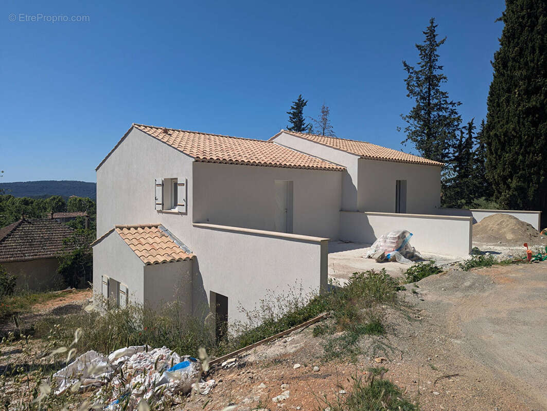 Maison à VILLECROZE
