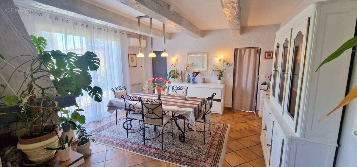 Autre à ROQUEBRUNE-SUR-ARGENS