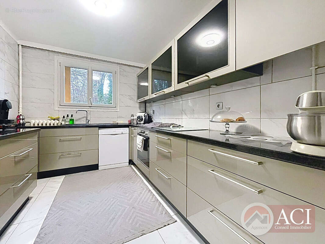 Appartement à VILLETANEUSE