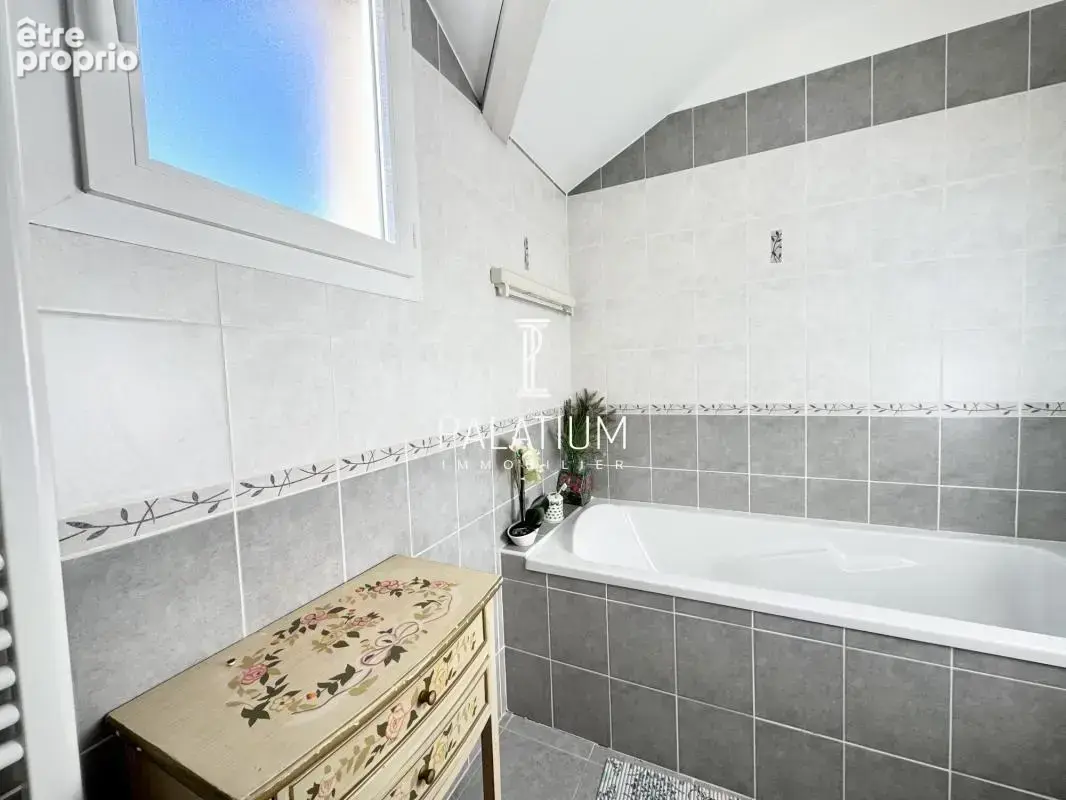 Magnifique T4 en duplex de 110 m2 avec deux grandes terrasses et - photo 9