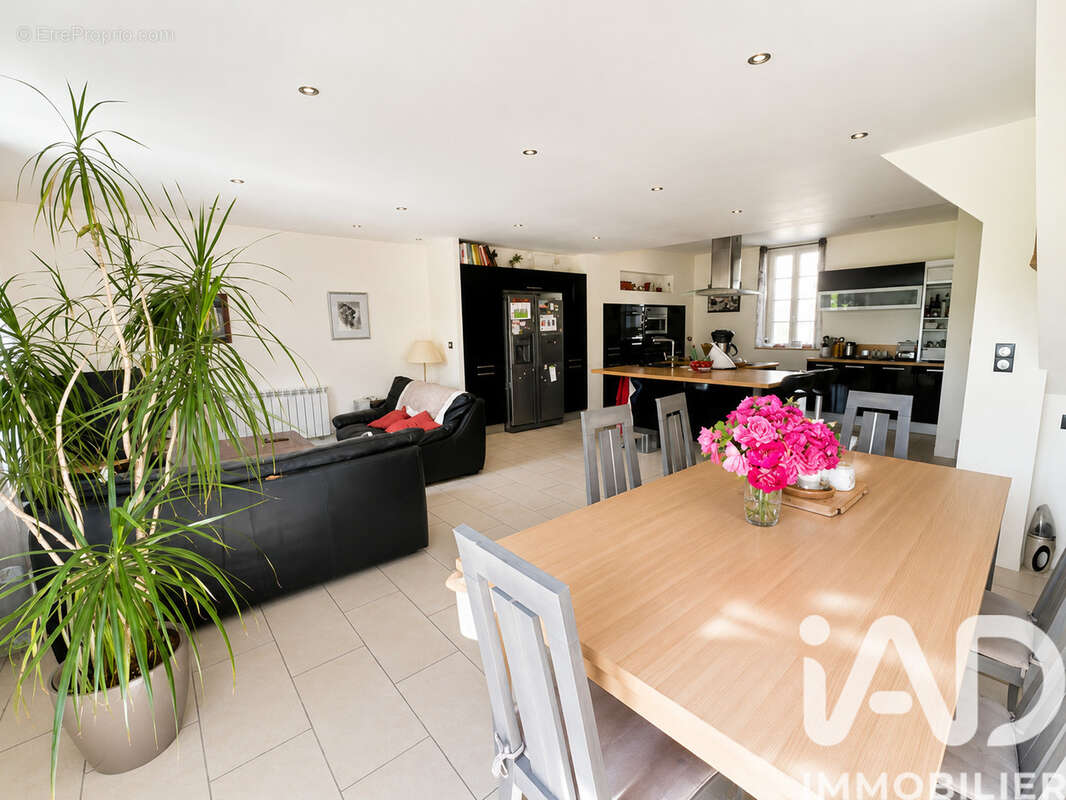 Maison 198 m² à Saint-Elix-Le-Chateau  - photo 5