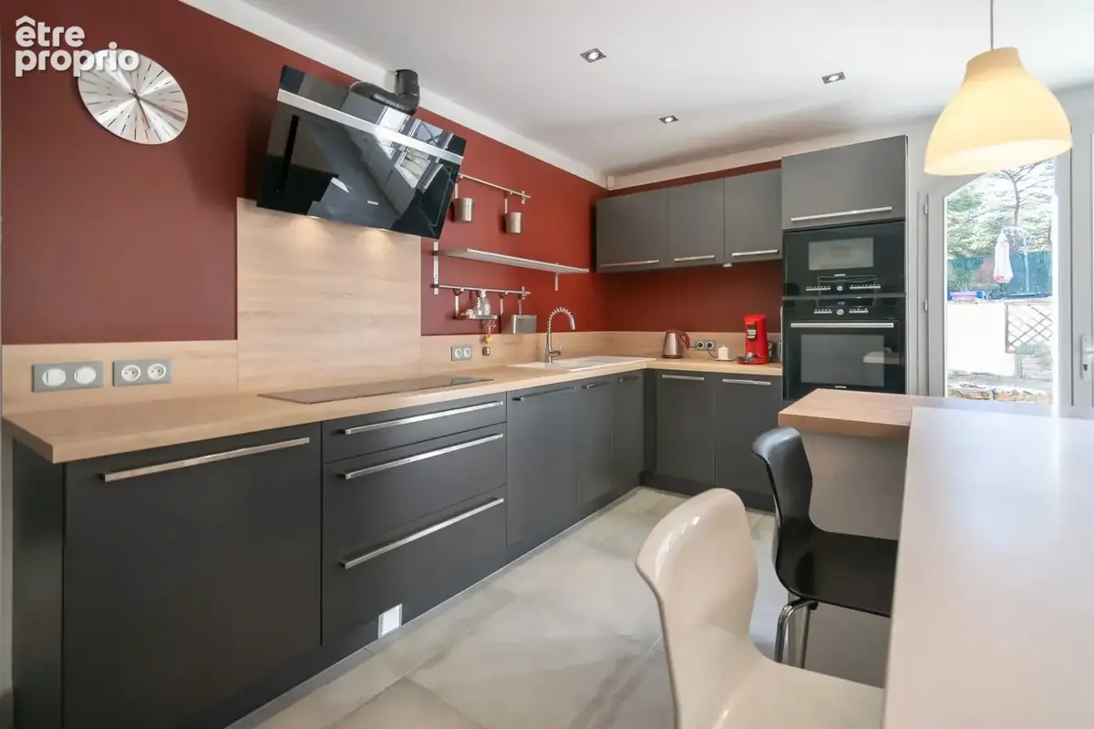Maison familiale avec studio indépendant, piscine et grand terrain - photo 8