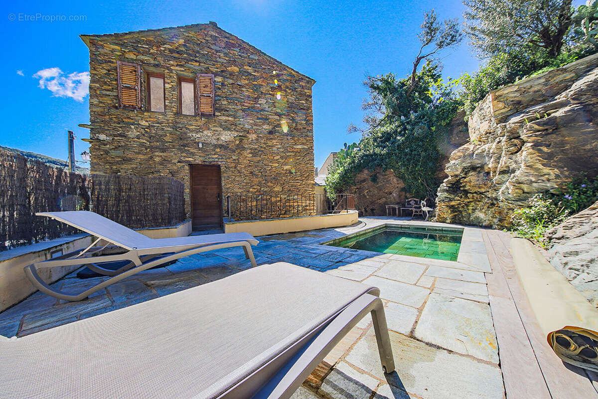 Maison à CENTURI