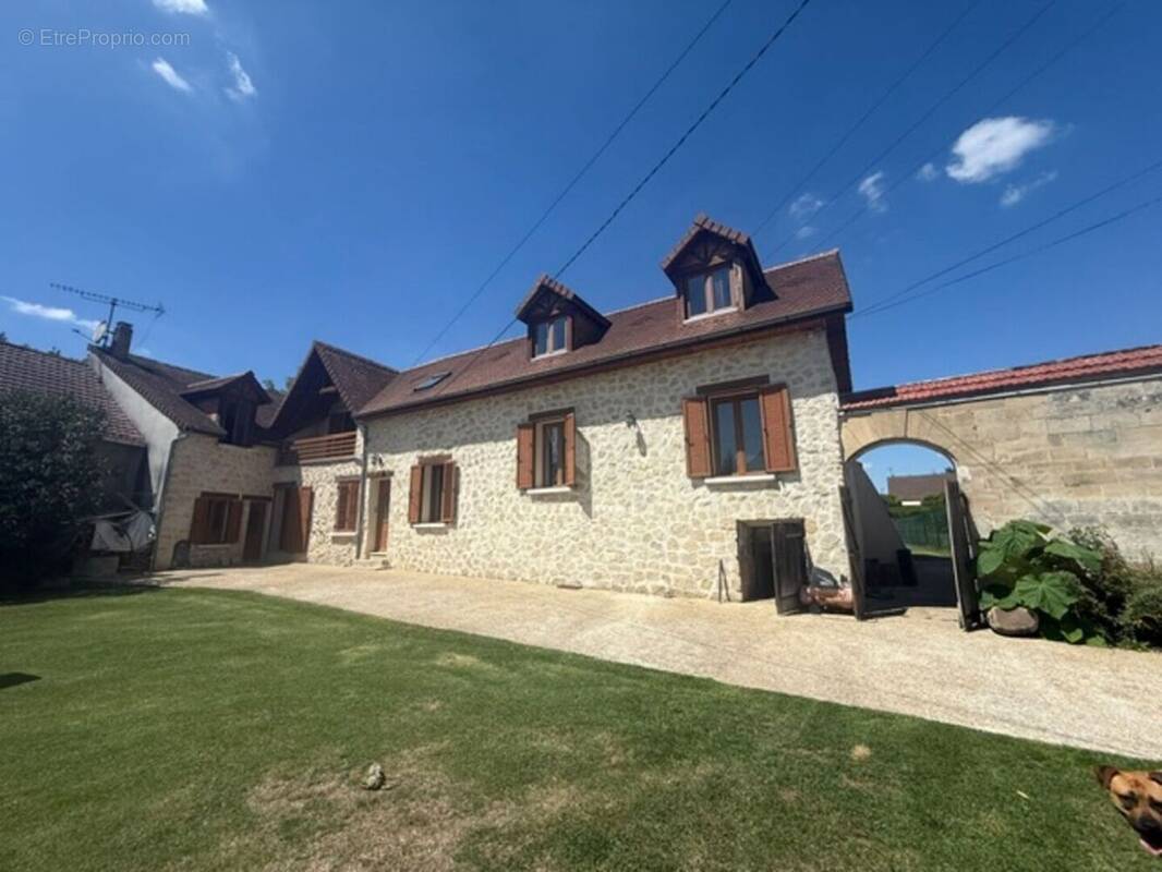58852000a.jpg - Maison à FRESNOY-EN-THELLE