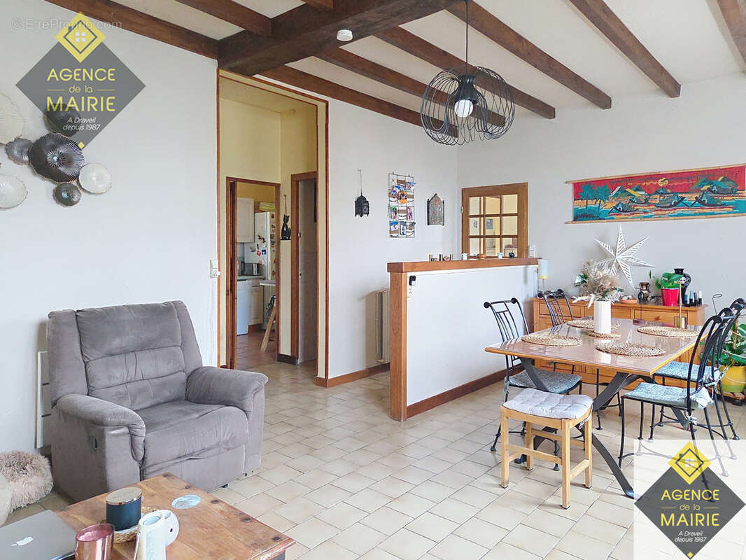 Maison à VIGNEUX-SUR-SEINE