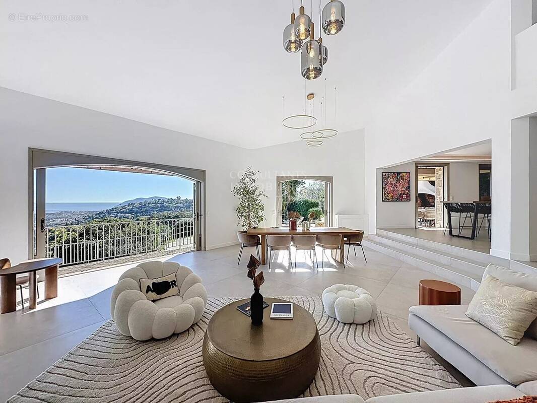 Maison à MANDELIEU-LA-NAPOULE