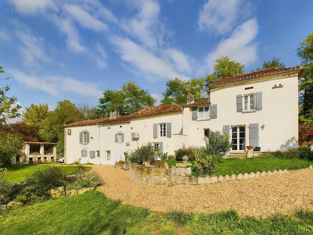 Maison à VERTEILLAC