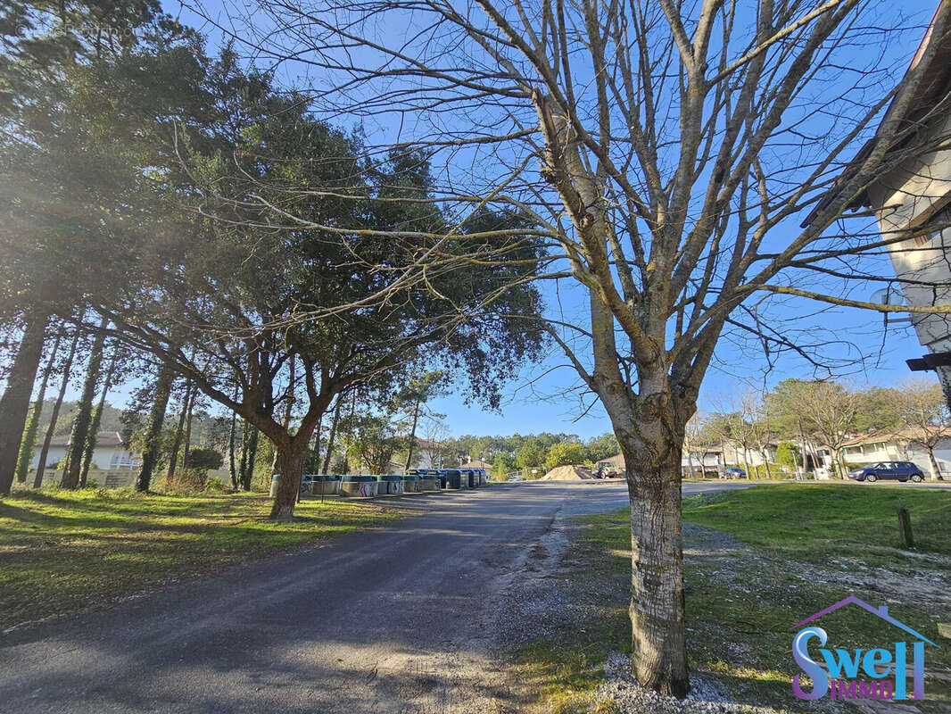 Commerce à MOLIETS-ET-MAA