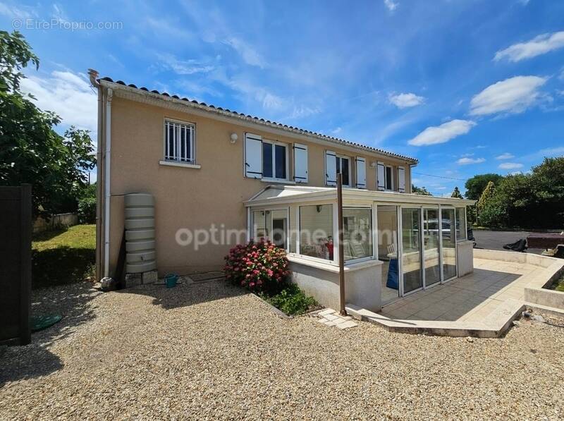 Maison à PUYMOYEN