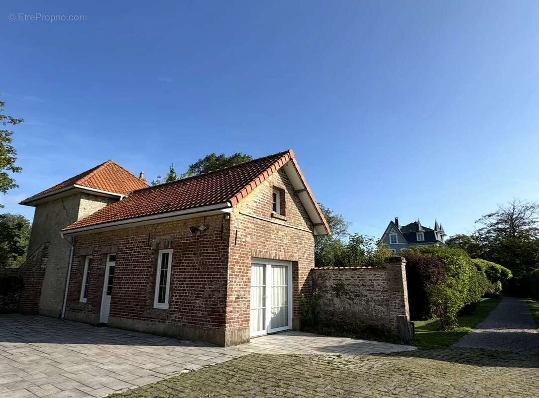 Maison 7 pièces 330 m² à vendre à Coulogne (62137) - photo 2