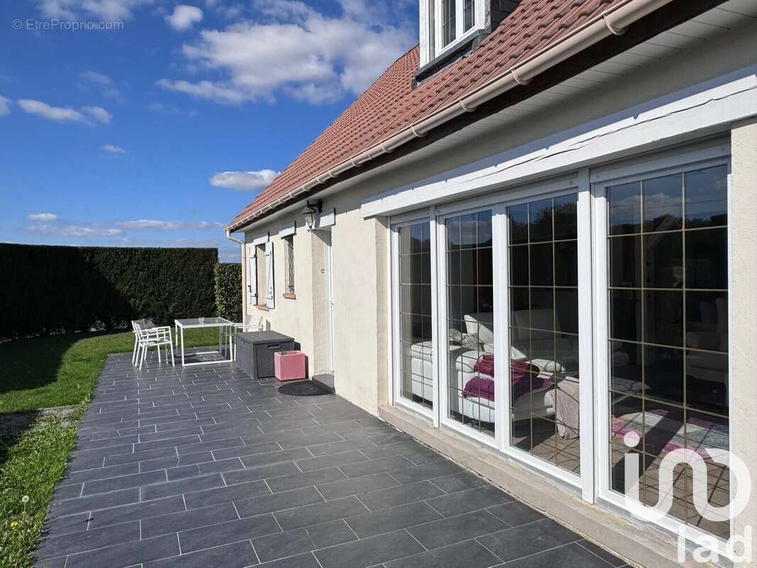 Photo 2 - Maison à NEAUPHLETTE