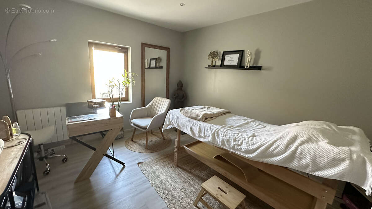 Maison à COURCELLES