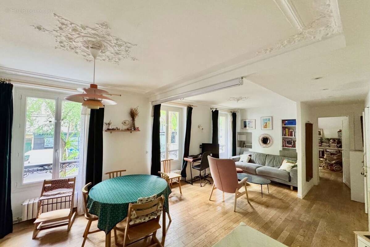 Appartement 72 m² à Paris-10e  - photo 3